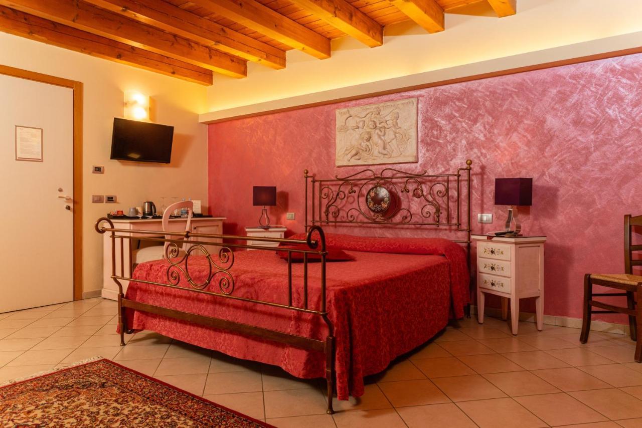 Agriturismo Dei Grippi Сона Екстер'єр фото